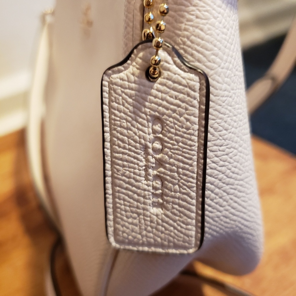 Coach purse - Picture 4 of 6